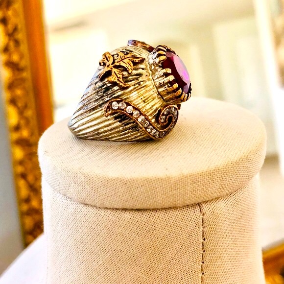 Rare Vintage Ornate Rhinestone Ring - Picture 3 of 16